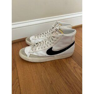 Vintage Nike Men’s Blazer Mid High Top Basketball White Sneakers Size 11.5